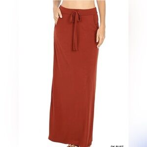NWT Zenana Outfitters Maxi Skirt Dark Rust With Pockets Drawstring Size M
